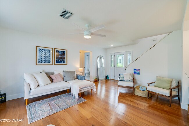 Building Photo - 4712 Dixie Dr