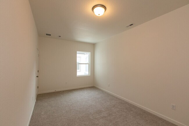 Building Photo - Stunning 4BD/3BA Home in Wolf Ranch – Mode...