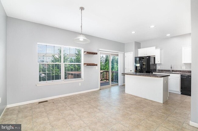 Building Photo - 6315 Creekbend Dr