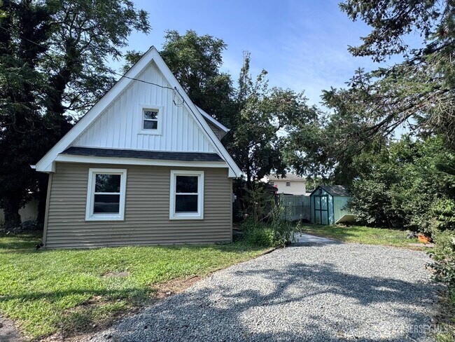 Building Photo - 6 Seaglade Cir