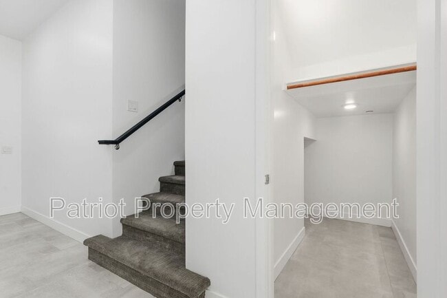 Building Photo - 7347 E Vista Bonita Dr