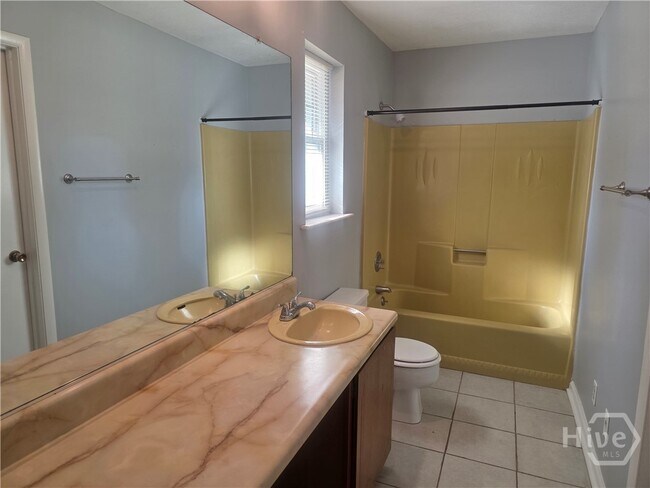 Building Photo - 213 Westwood Dr