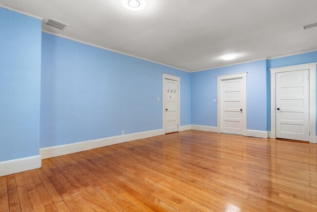 Building Photo - 161 Highland Ave