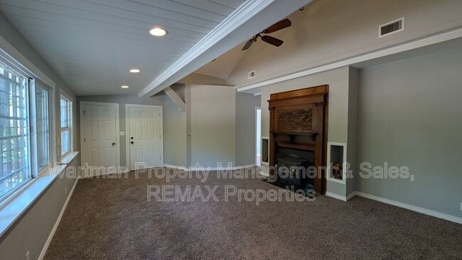 Building Photo - 202 Cheyenne Blvd