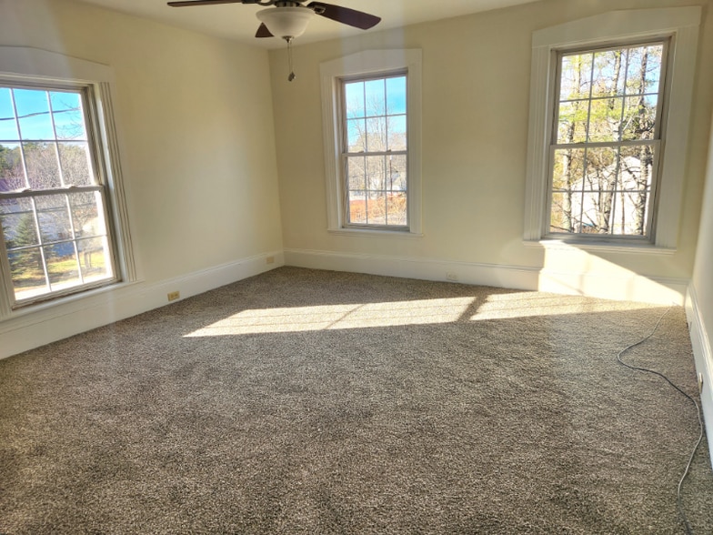 Building Photo - 161 Roosevelt Trail