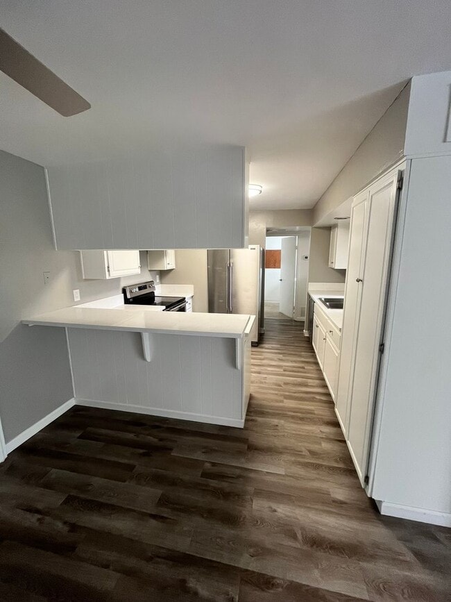 Building Photo - For Rent: 3 Bed, 2.5 Bath Townhome in University City