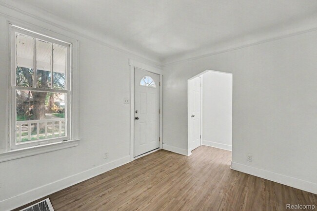 Building Photo - 15224 Rossini Dr