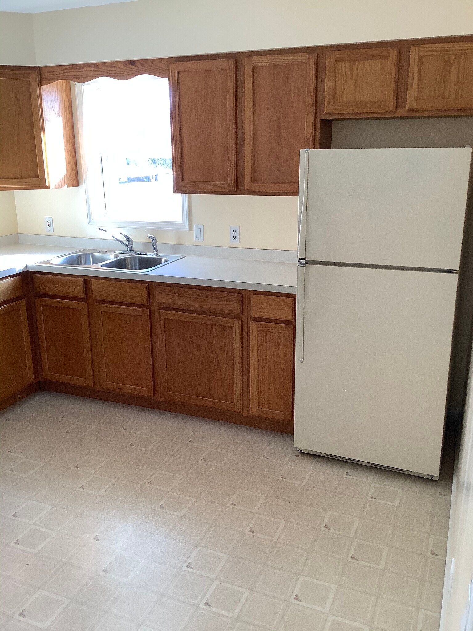 Kitchen - 310 Bypass Dr