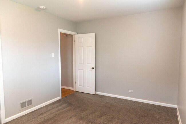 Building Photo - 3 Bed 2 Bath Home For Rent across from Slo...