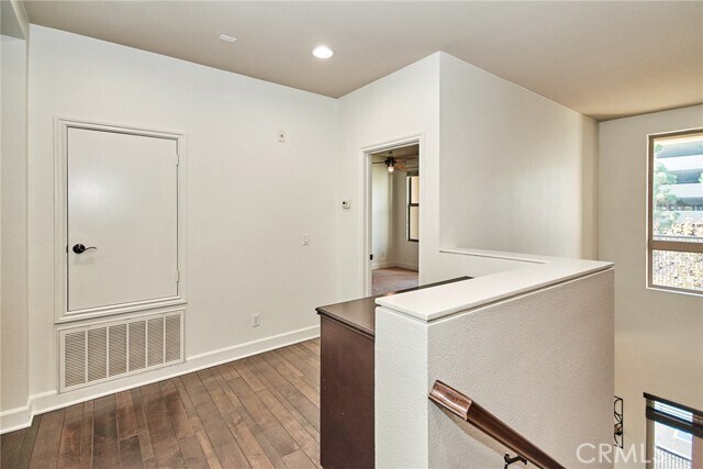 Building Photo - 15 Vantis Dr