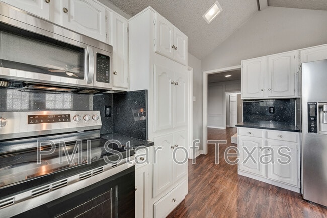 Building Photo - 13214 Fall Manor Dr