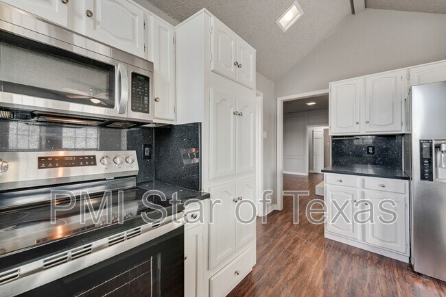 Building Photo - 13214 Fall Mnr