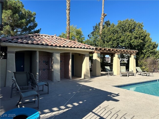 Building Photo - 9900 Calabasas Ave