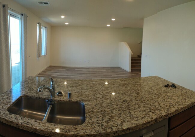 Building Photo - New Townhome in Great Community