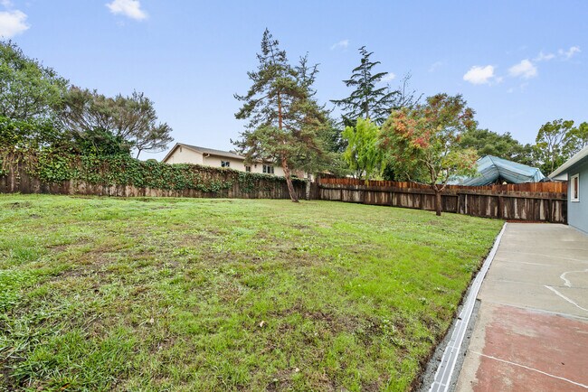 Building Photo - 34 Altamont Dr