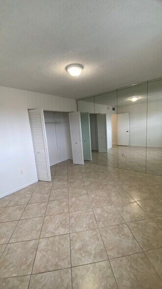 Building Photo - 3181 SW 13th St
