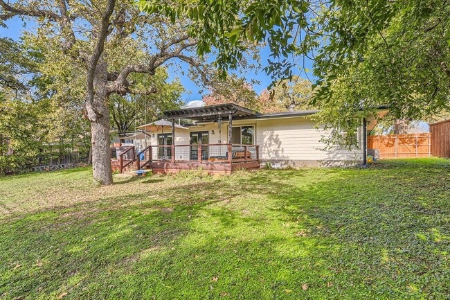 Building Photo - 1713 Mariposa Dr