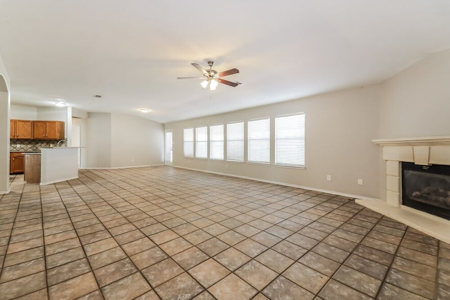 Building Photo - 2027 Northridge Dr