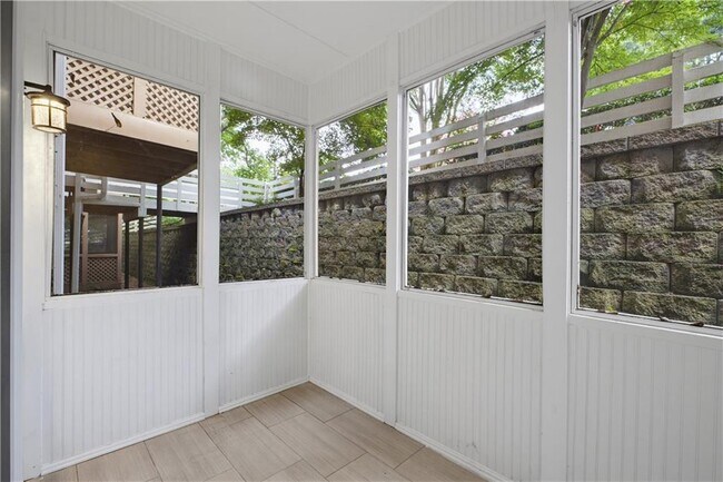 Building Photo - 279 Quail Run