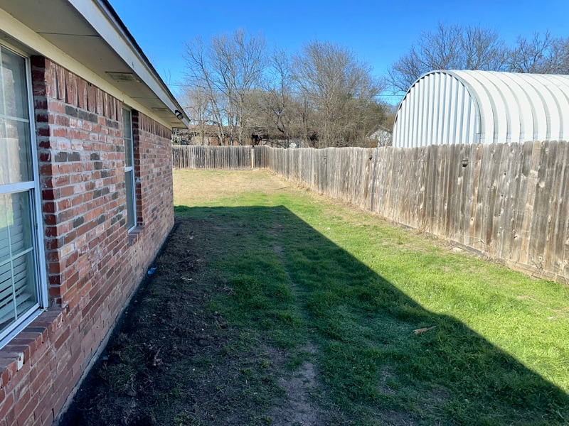 Building Photo - 402 Topeka Ct