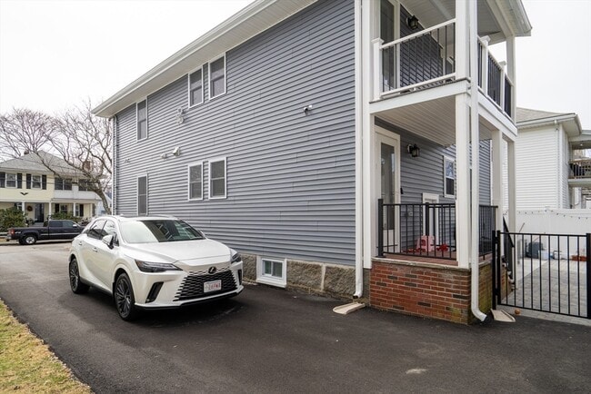 Building Photo - 52 Holyoke St