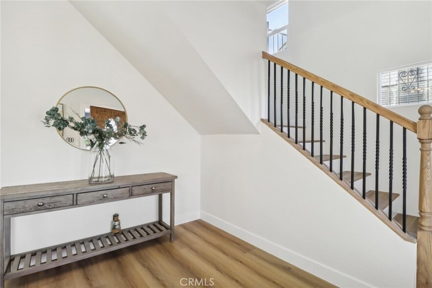 Building Photo - 1226 W Vernon Ave