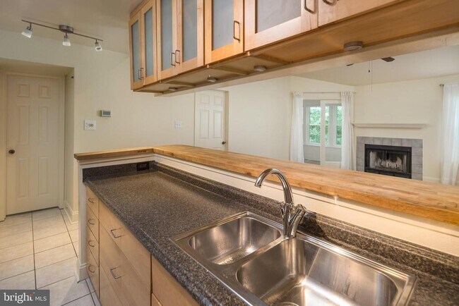 Building Photo - 3309 Wyndham Cir