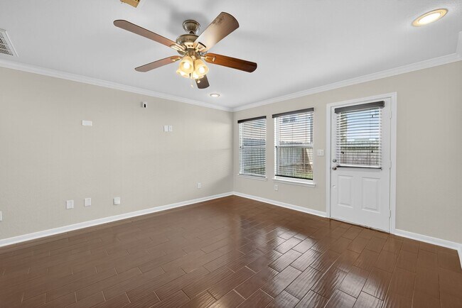 Building Photo - 6115 Shadow Isle Ln