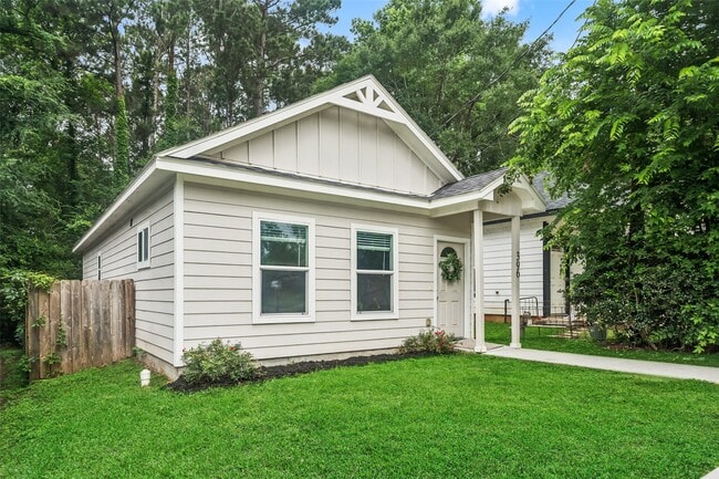Building Photo - 396 Westchase St
