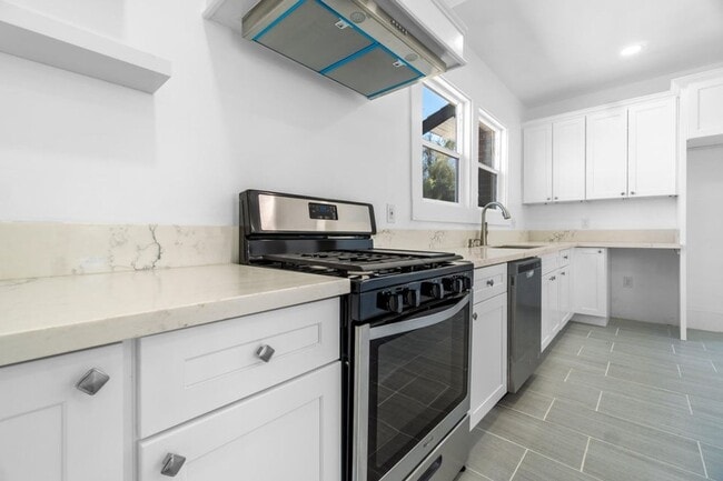 Building Photo - 1019 N Main St