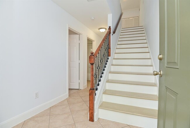 Building Photo - 1211 Nagle St