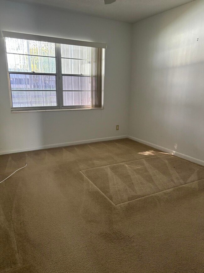 Building Photo - 75 Sheffield D