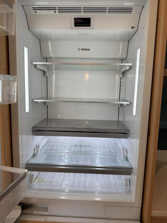 Building Photo - 1525 N Front St