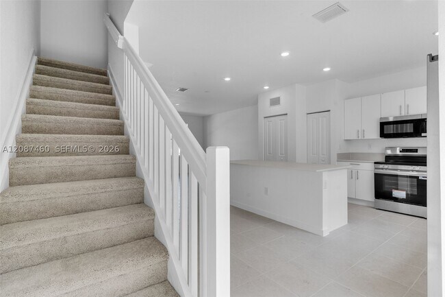 Building Photo - 1081 SE 3rd Terrace