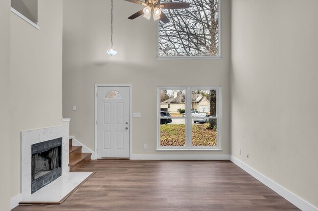 Building Photo - 213 Rebecca Pines Dr