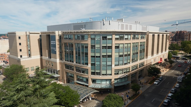 Building Photo - Great Foggy Bottom One Bedroom with Roof T...