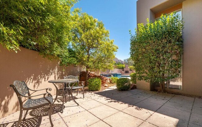 Building Photo - Vacation Rental- 30 Day rental