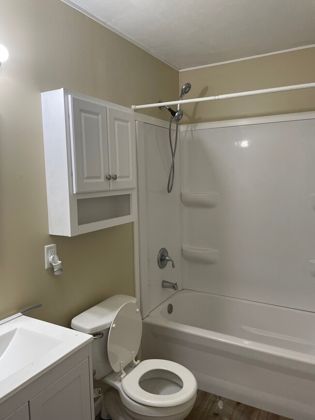 Building Photo - Blondo street