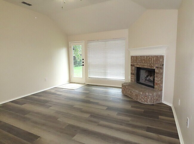 Building Photo - Beautiful 3 Bedroom, 2 Bath Home in Flint!