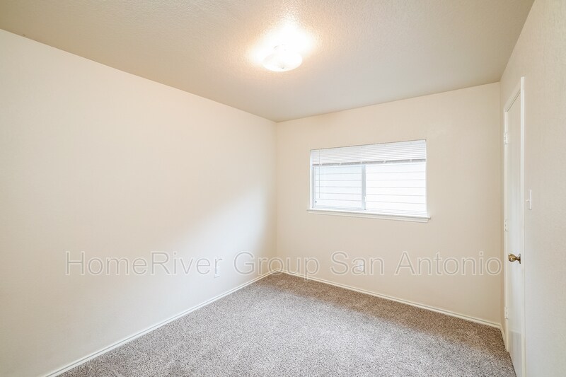 Building Photo - 10611 Manor Creek