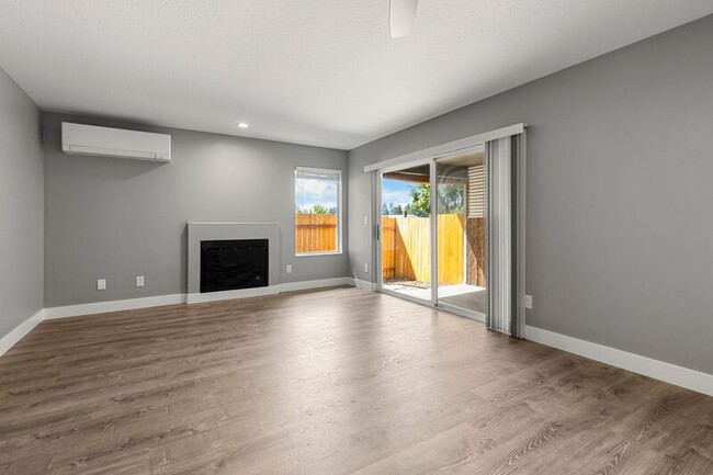 Building Photo - 6228 SE 134th Ave