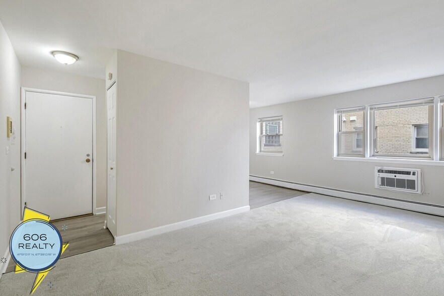 Building Photo - 3001 N Thatcher Ave