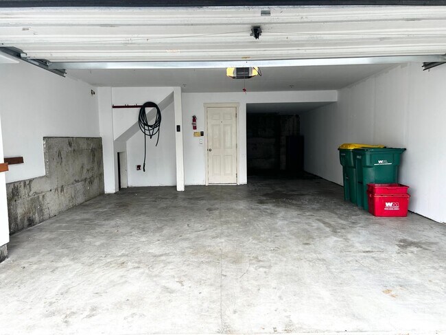 Building Photo - 8720 SW 147th Terrace