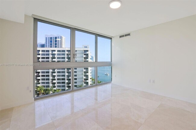 Building Photo - 1500 Bay Rd