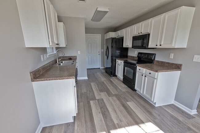 Building Photo - 364 McDonald Dr