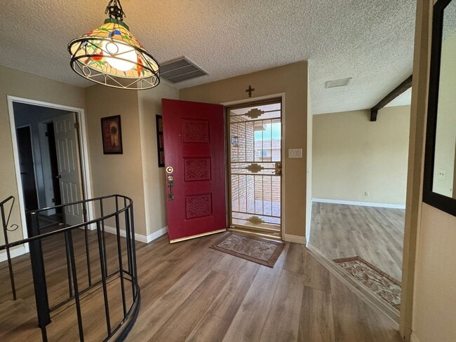 Building Photo - 3Br 3Ba House with Pool Across- RIVERFRONT with Balcony Observation Deck