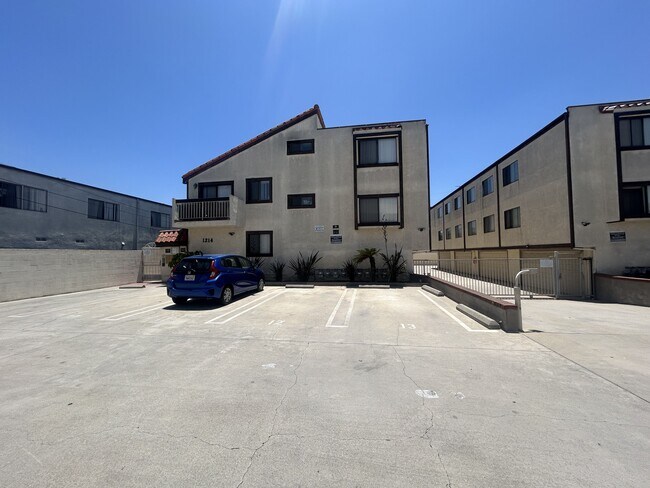 Building Photo - Gardena Commons
