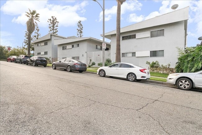 Building Photo - 3116 W 99th St