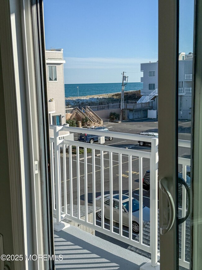 Building Photo - 1 21st Ave