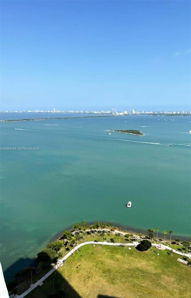 Building Photo - 1900 N Bayshore Dr